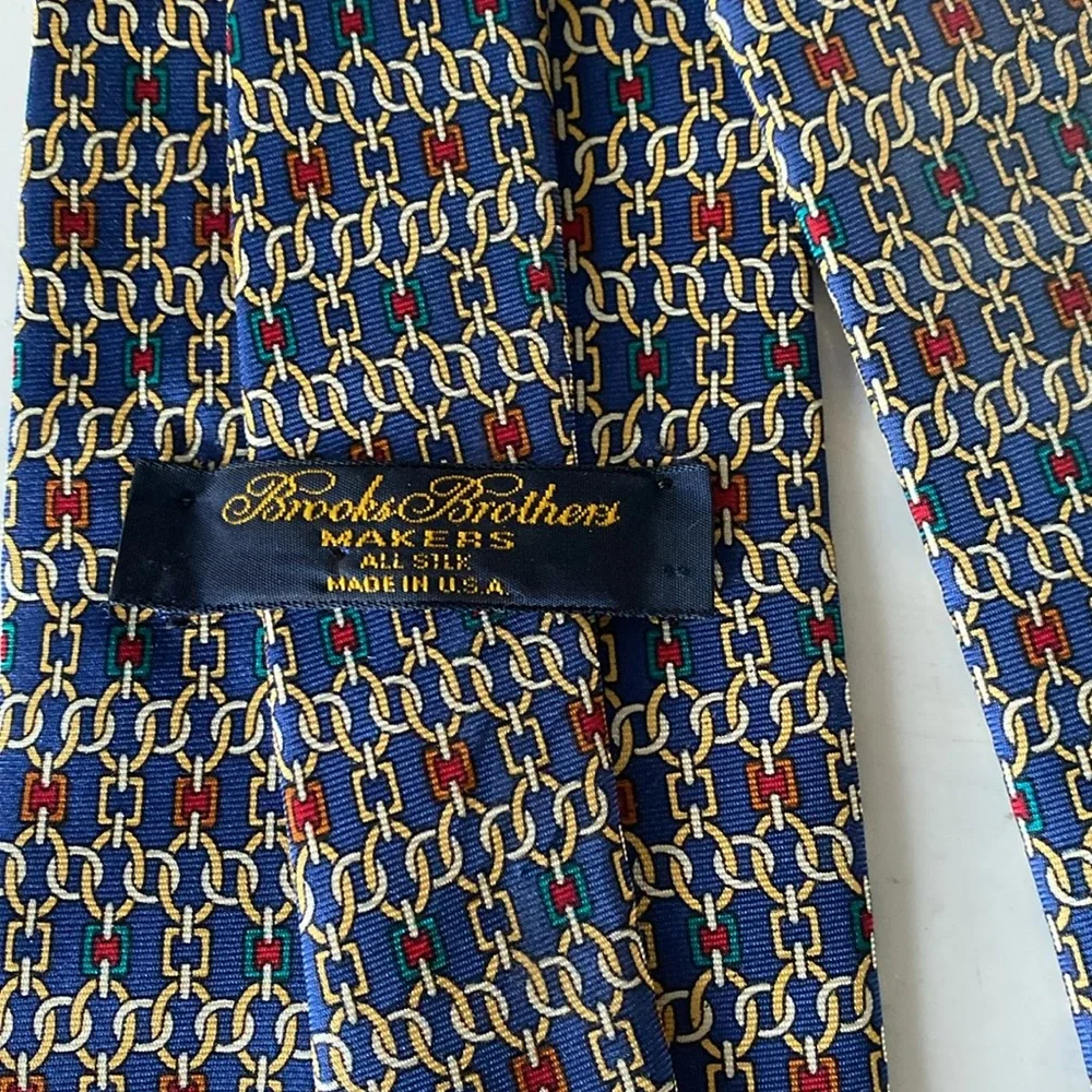 Brooks Brothers Makers Silk Navy Blue Gold Link Tie. Made in USA